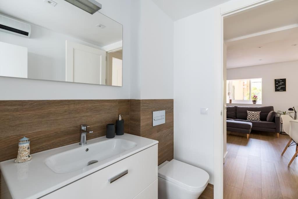 Apartamento Moderno En Triana 2 Dormitorios Y Aire Acondicionado 塞维利亚 外观 照片