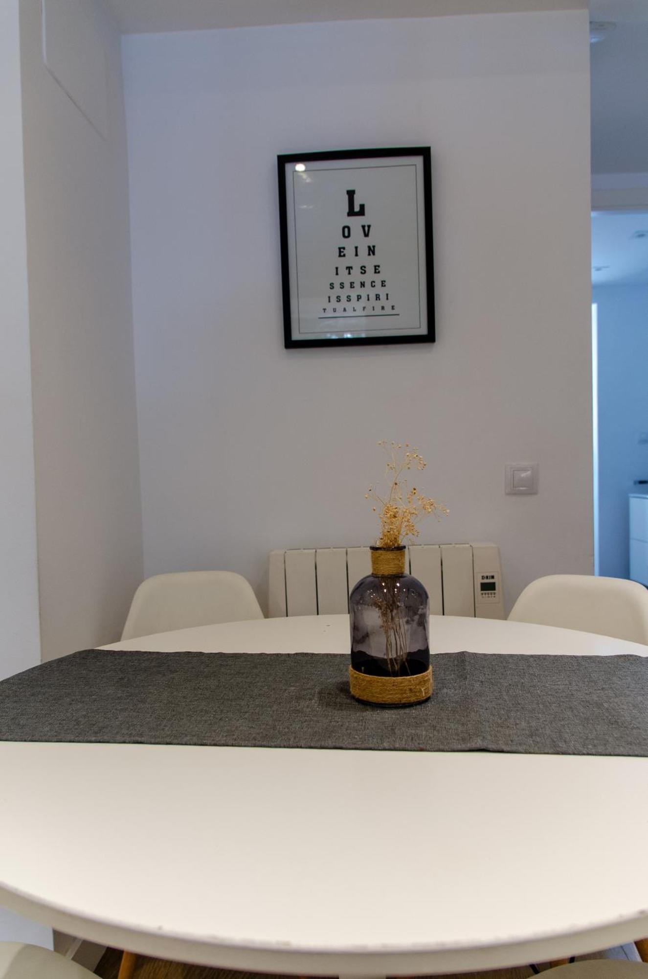 Apartamento Moderno En Triana 2 Dormitorios Y Aire Acondicionado 塞维利亚 外观 照片