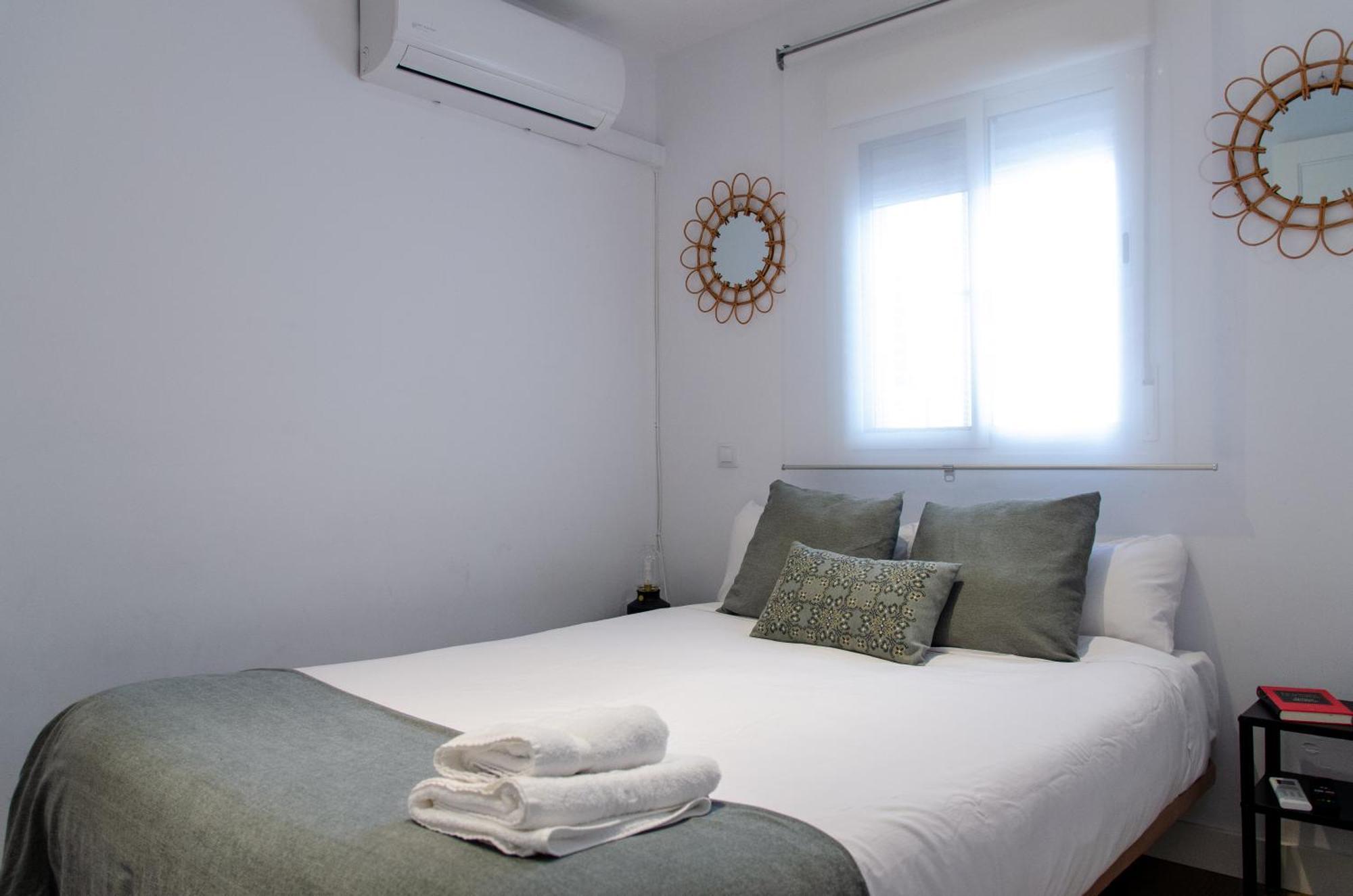 Apartamento Moderno En Triana 2 Dormitorios Y Aire Acondicionado 塞维利亚 外观 照片