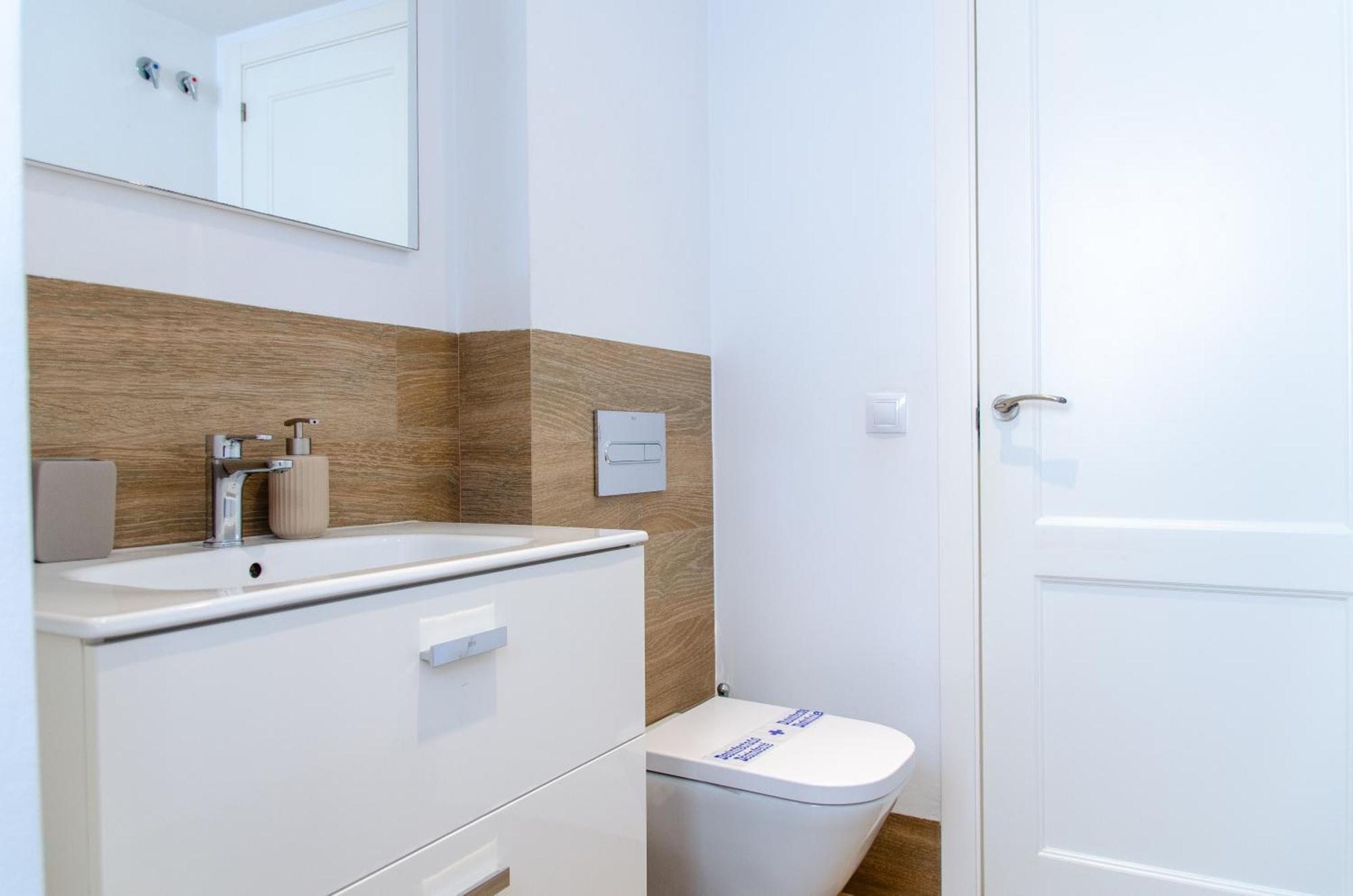 Apartamento Moderno En Triana 2 Dormitorios Y Aire Acondicionado 塞维利亚 外观 照片