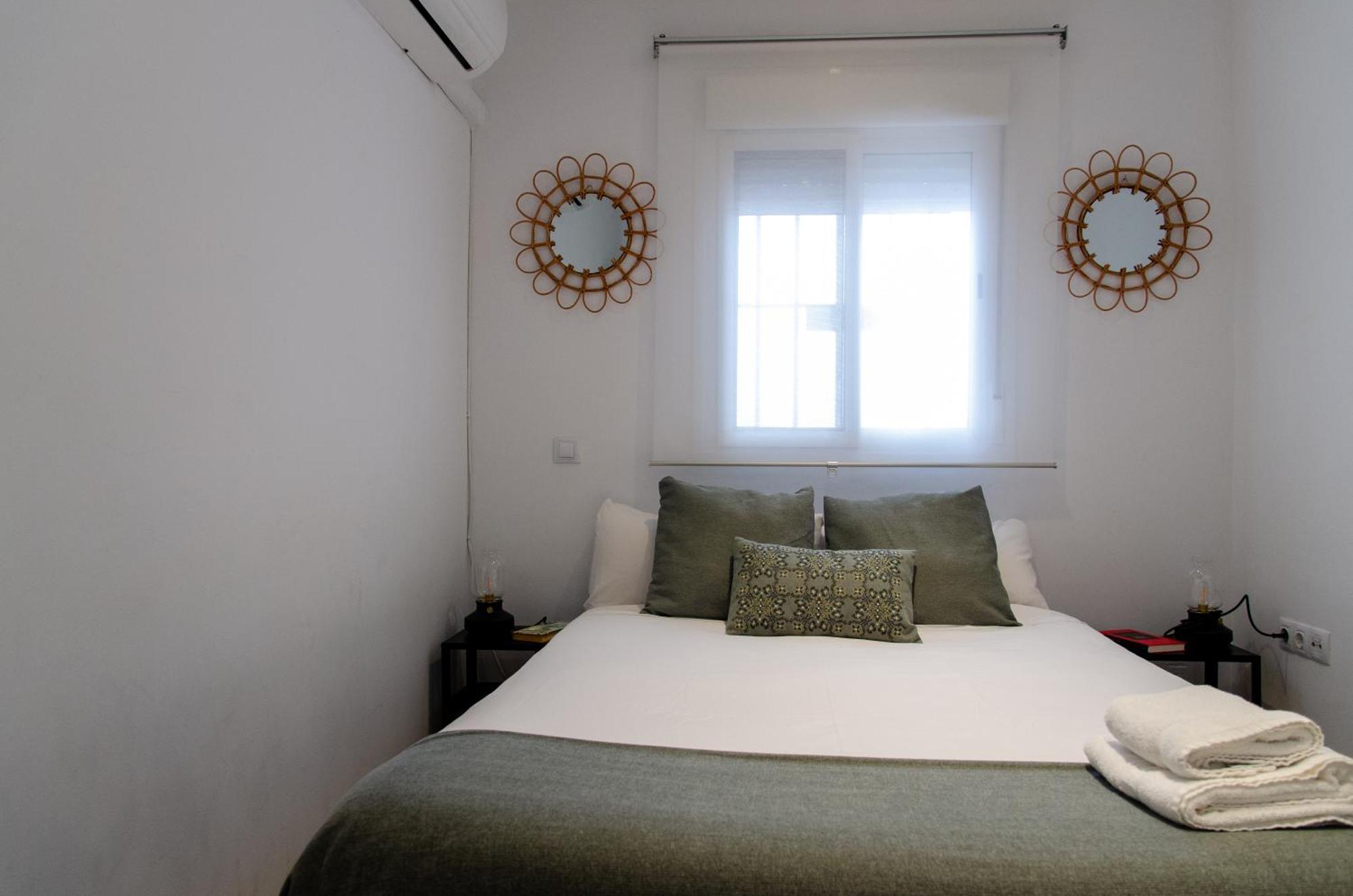 Apartamento Moderno En Triana 2 Dormitorios Y Aire Acondicionado 塞维利亚 外观 照片