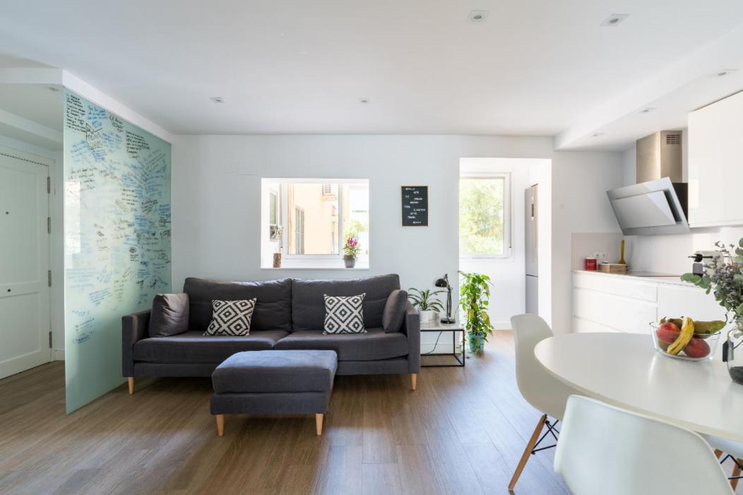 Apartamento Moderno En Triana 2 Dormitorios Y Aire Acondicionado 塞维利亚 外观 照片